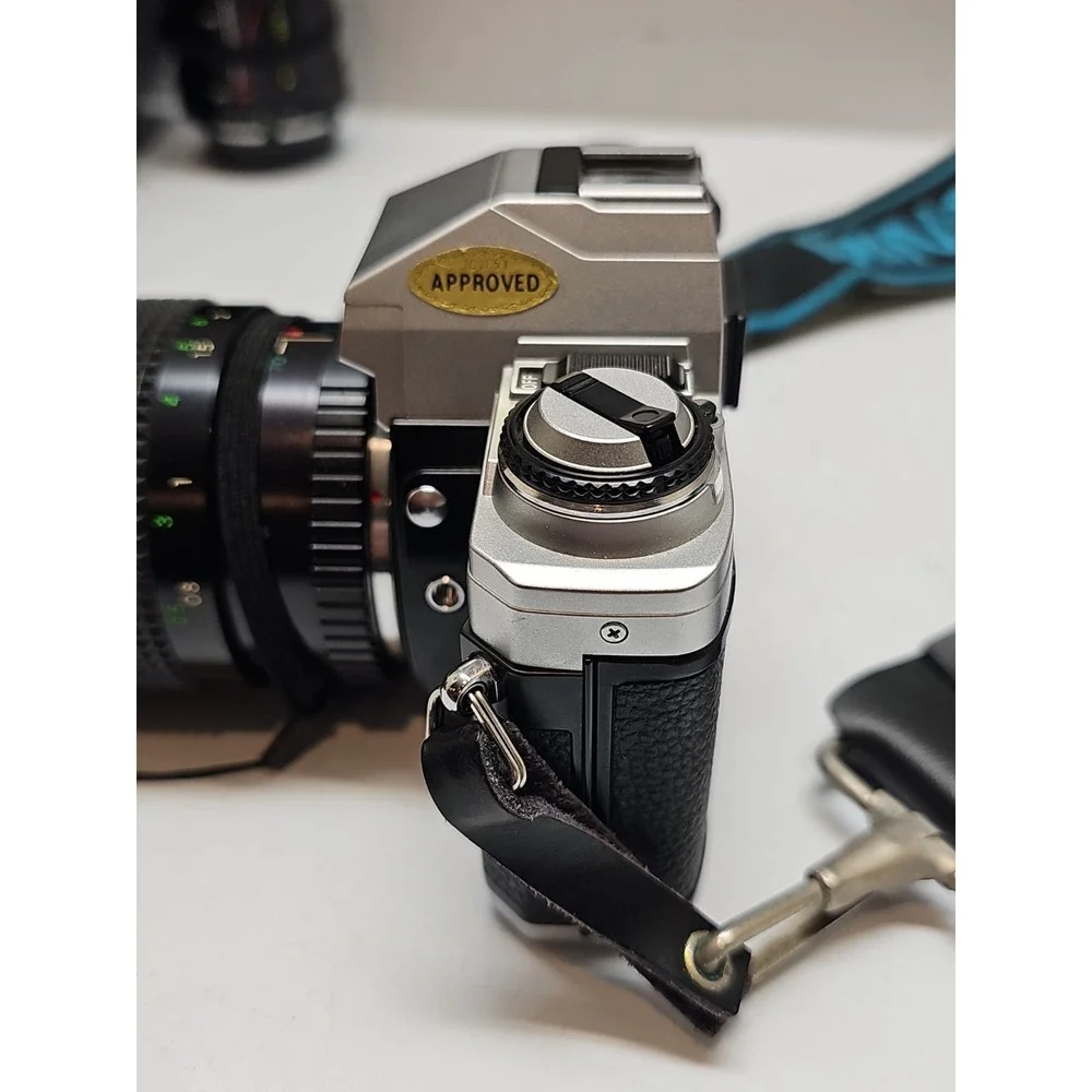 Minolta X370 35mm SLR w/ Lenses, Flash, case, strap, tested, Nice Condition